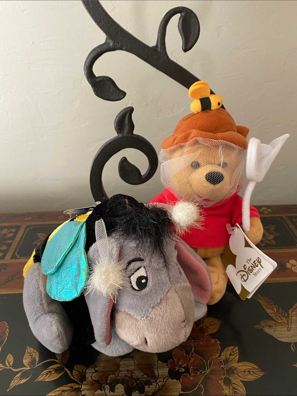 Pooh & Eeyore as Beekeeper & Bee 🐝